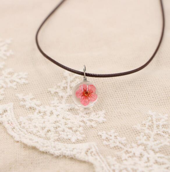 Boho Transparent Resin Dried Flower Necklace.