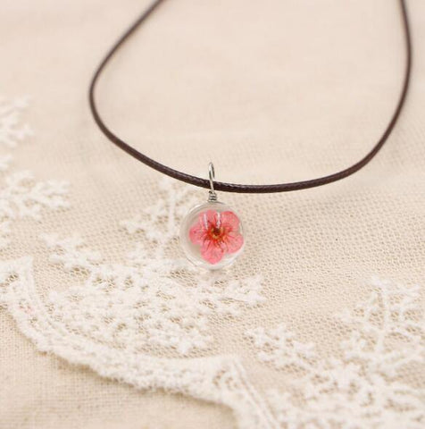 Image of Boho Transparent Resin Dried Flower Necklace.