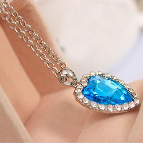 Image of Crystal Pendant Heart Necklace.