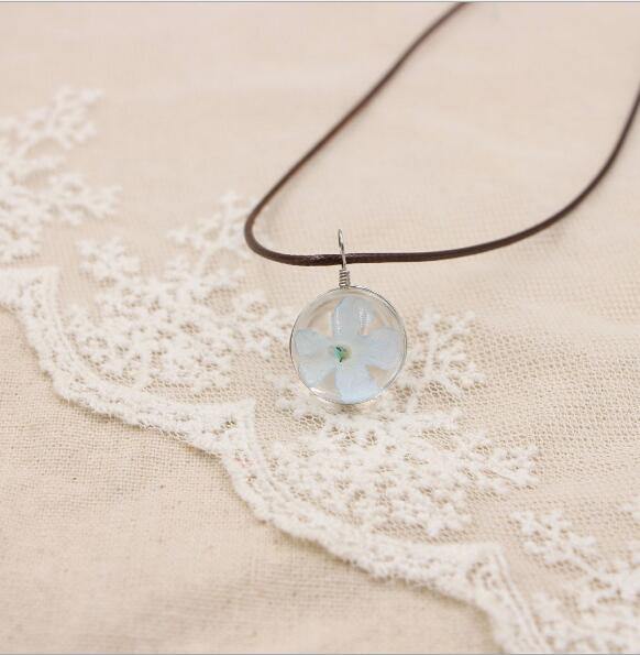 Boho Transparent Resin Dried Flower Necklace.