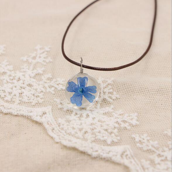 Boho Transparent Resin Dried Flower Necklace.