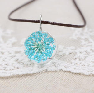 Boho Transparent Resin Dried Flower Necklace.