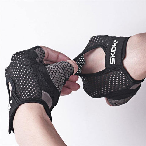 Image of Fitness Gloves full palm protection for pull-up fitness.