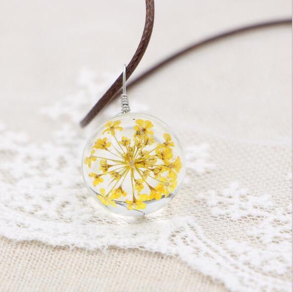 Boho Transparent Resin Dried Flower Necklace.