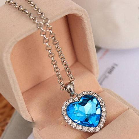 Image of Crystal Pendant Heart Necklace.