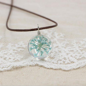 Boho Transparent Resin Dried Flower Necklace.