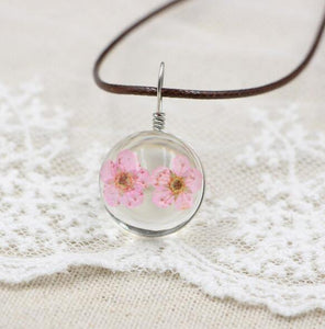 Boho Transparent Resin Dried Flower Necklace.