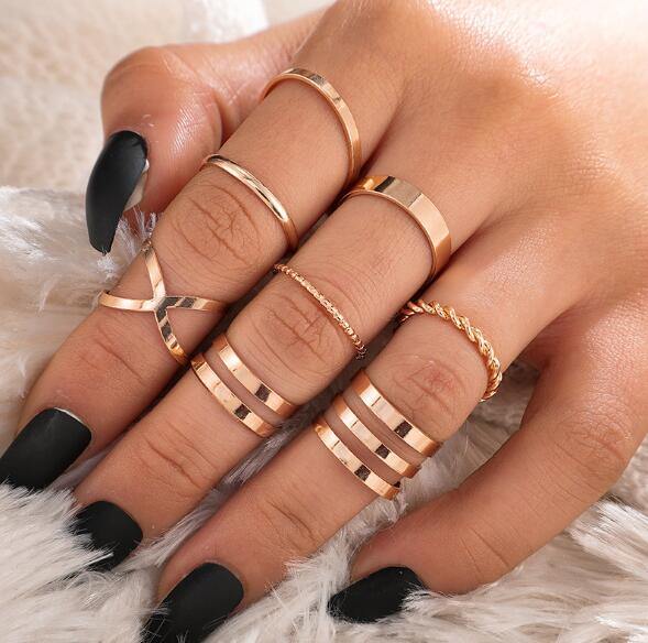 Round Hollow Geometric Rings Set.