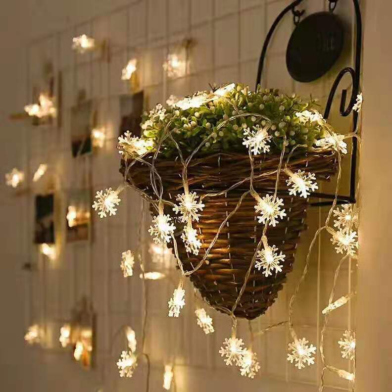 LED Snowflakes String Lights.